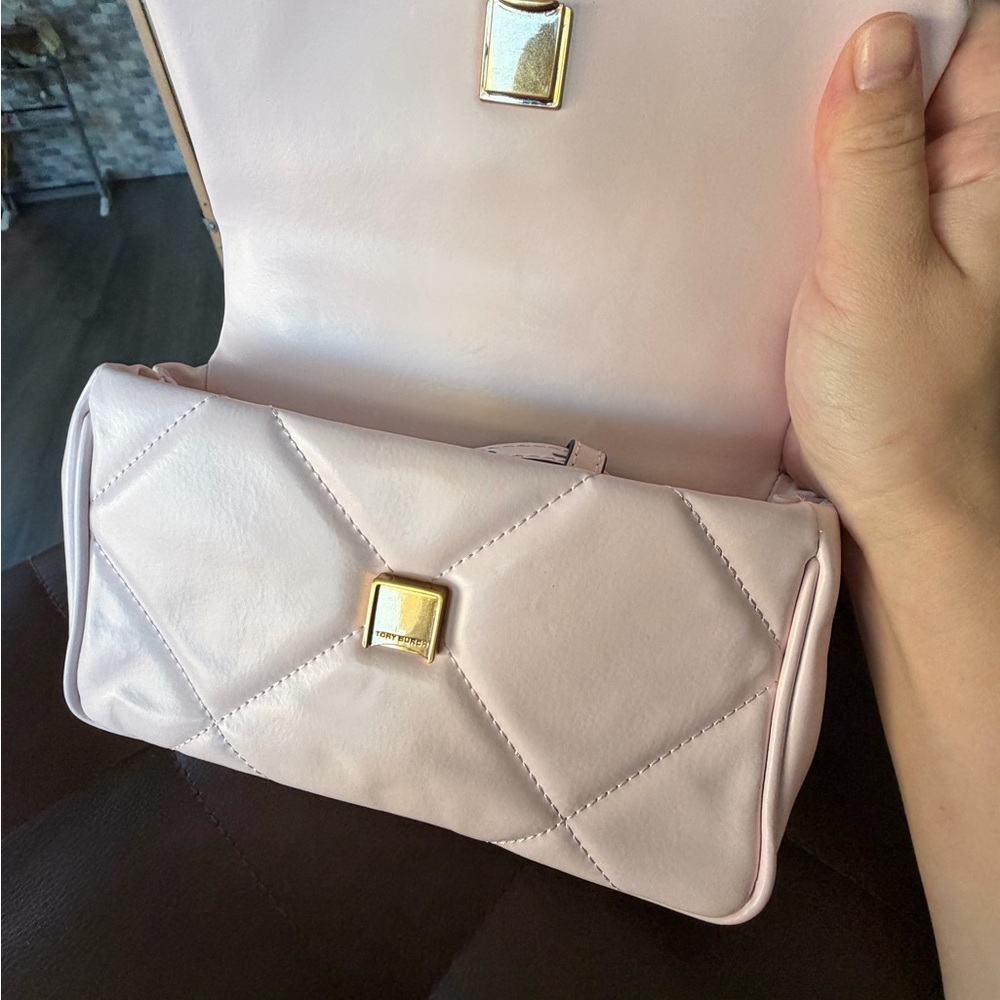Tory Burch Light Pink Quilted Shoulder Bag - Picture 7 of 10